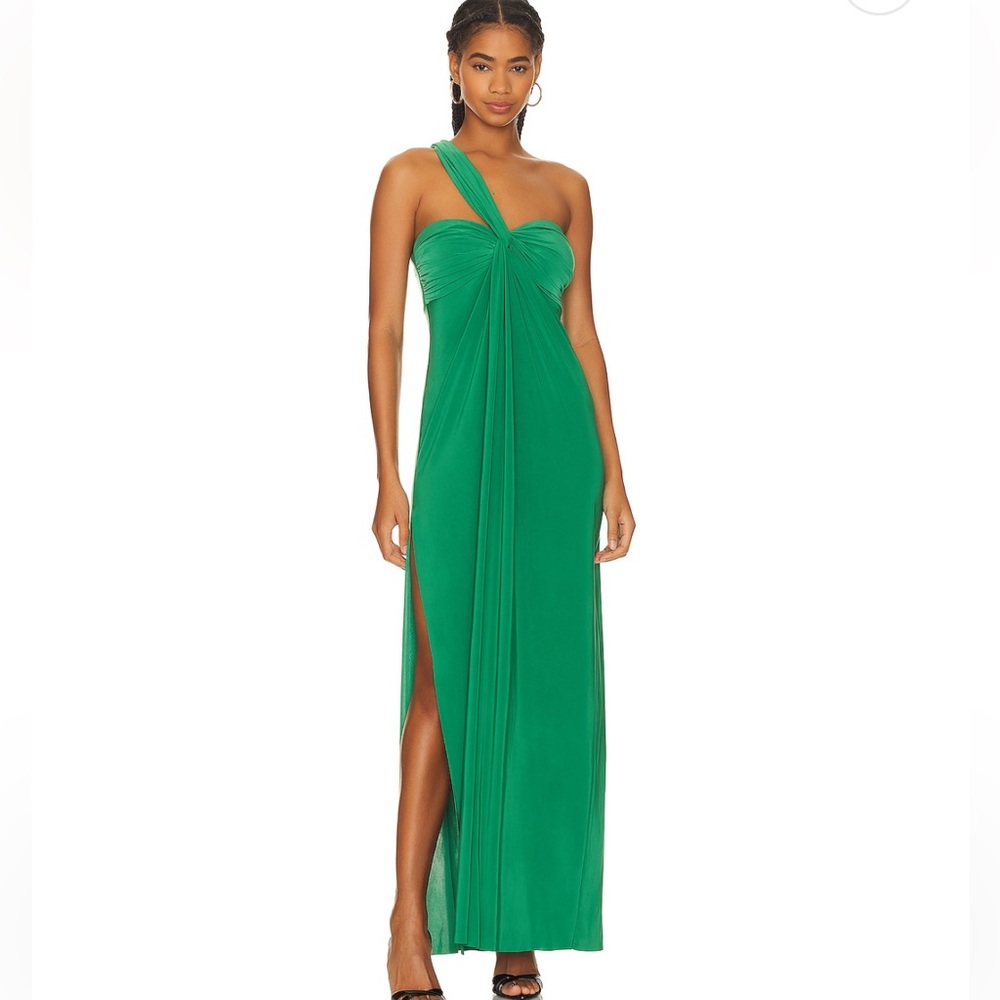 Thora dress in kelly green from revolve 
Not available on website
